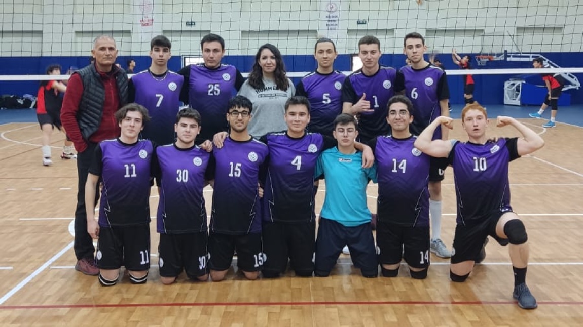 Erkek Voleybol Tak M M Z Ke I Ren S Oldu Vecihi H Rku Anadolu Lisesi